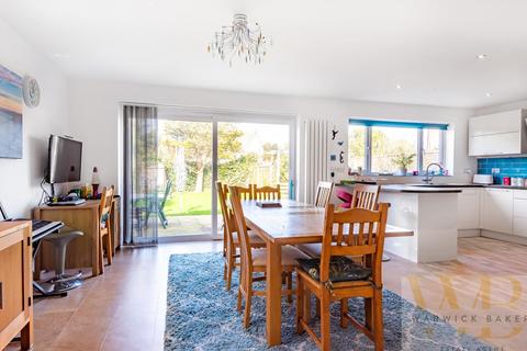 15 Havenside, Shoreham-by-sea, BN43 5LN