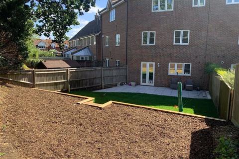 10 Buckingham Gate, Emmer Green, Reading, RG4 8RT