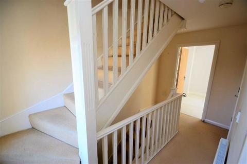 10 Buckingham Gate, Emmer Green, Reading, RG4 8RT