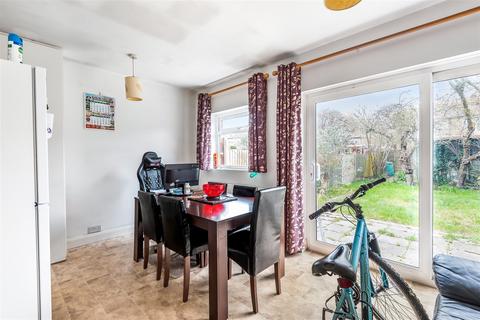 117 Sandringham Road, Worcester Park, KT4 8UH