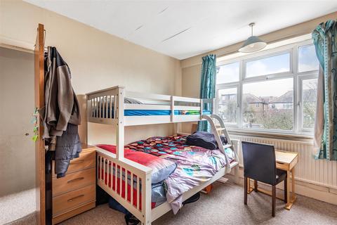 117 Sandringham Road, Worcester Park, KT4 8UH