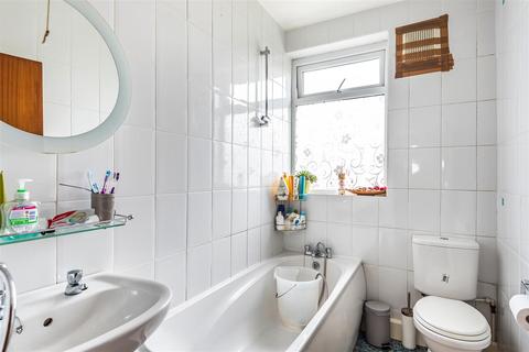 117 Sandringham Road, Worcester Park, KT4 8UH