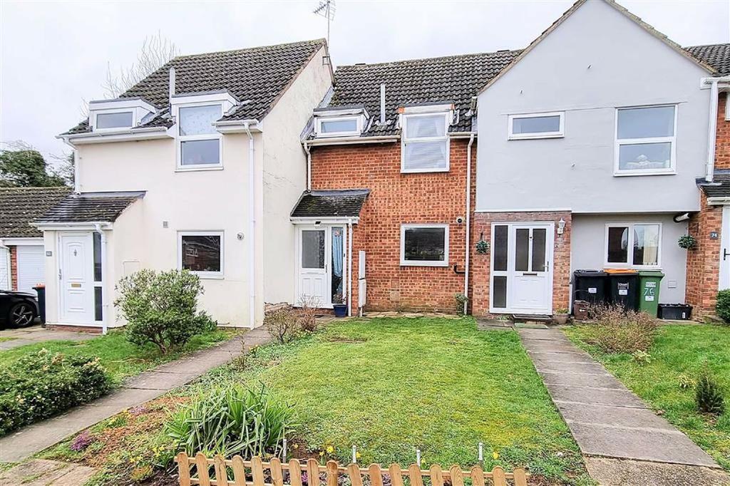 Coniston Road, Linslade, Leighton Buzzard 2 bed terraced house £260,000