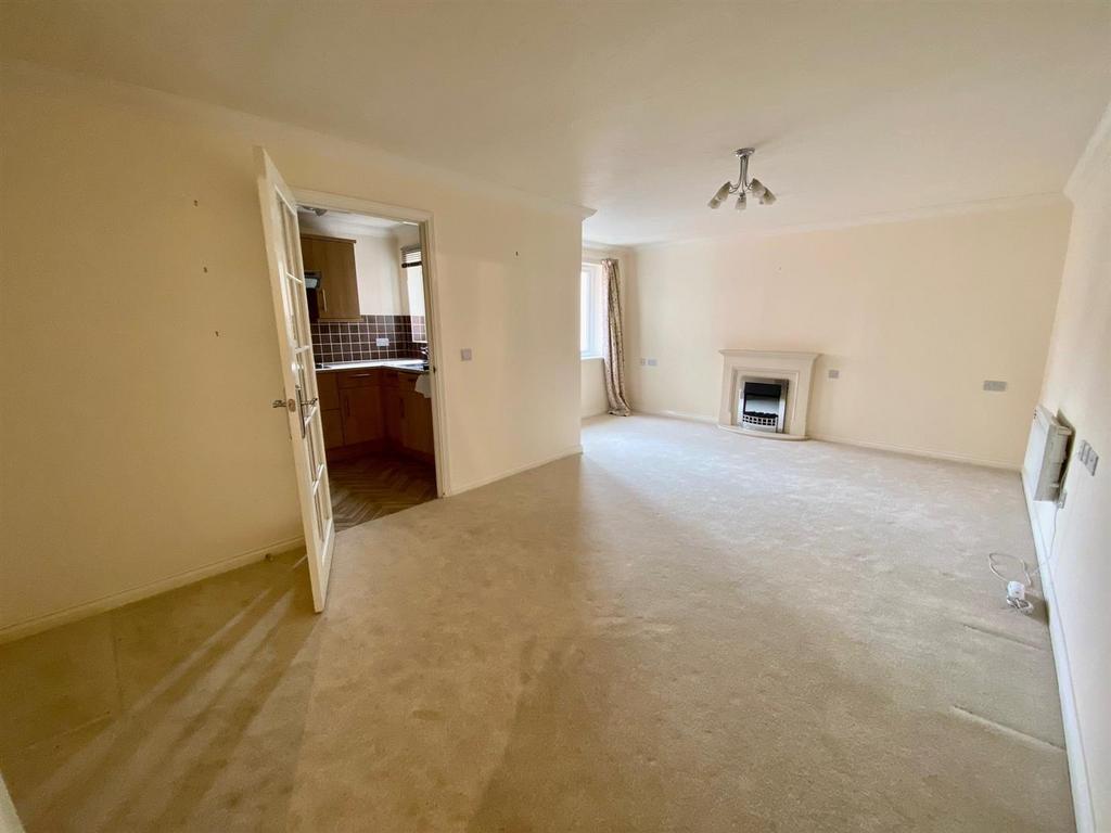 Dining Area.jpg
