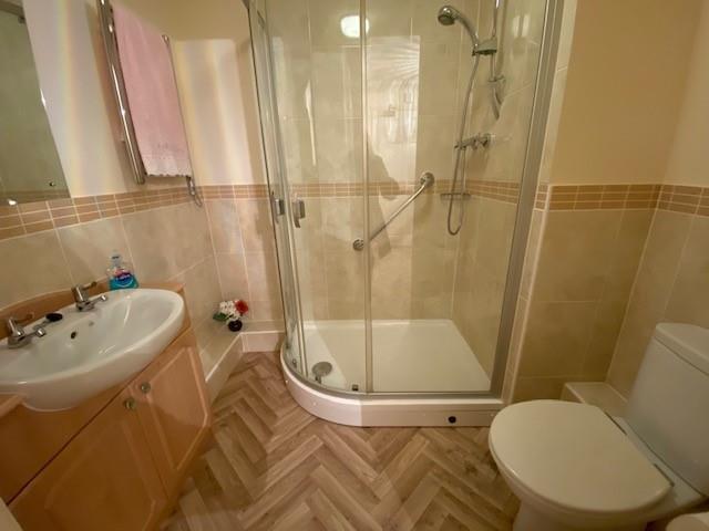 Shower Room.jpg