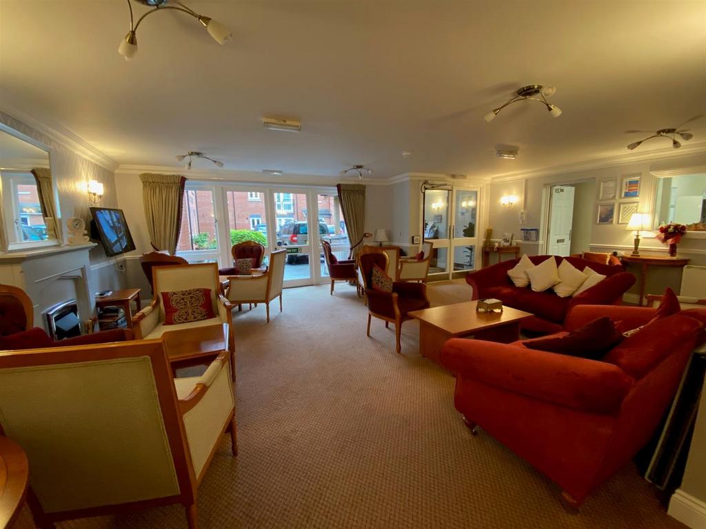 Residents Lounge 2.jpg