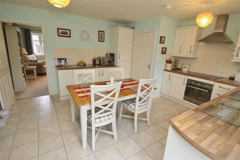 5 Centenary Close, Kinnerley, Oswestry, SY10 8EQ