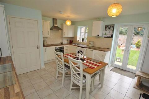 5 Centenary Close, Kinnerley, Oswestry, SY10 8EQ