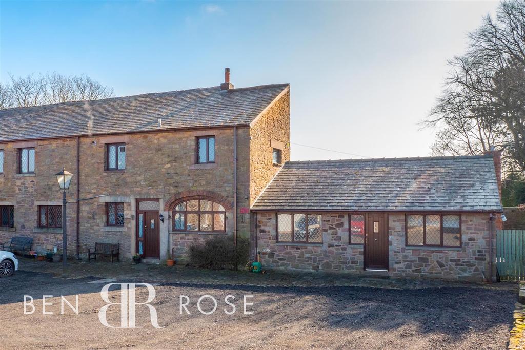 Preston Road, Charnock Richard, Chorley 4 bed semidetached house £