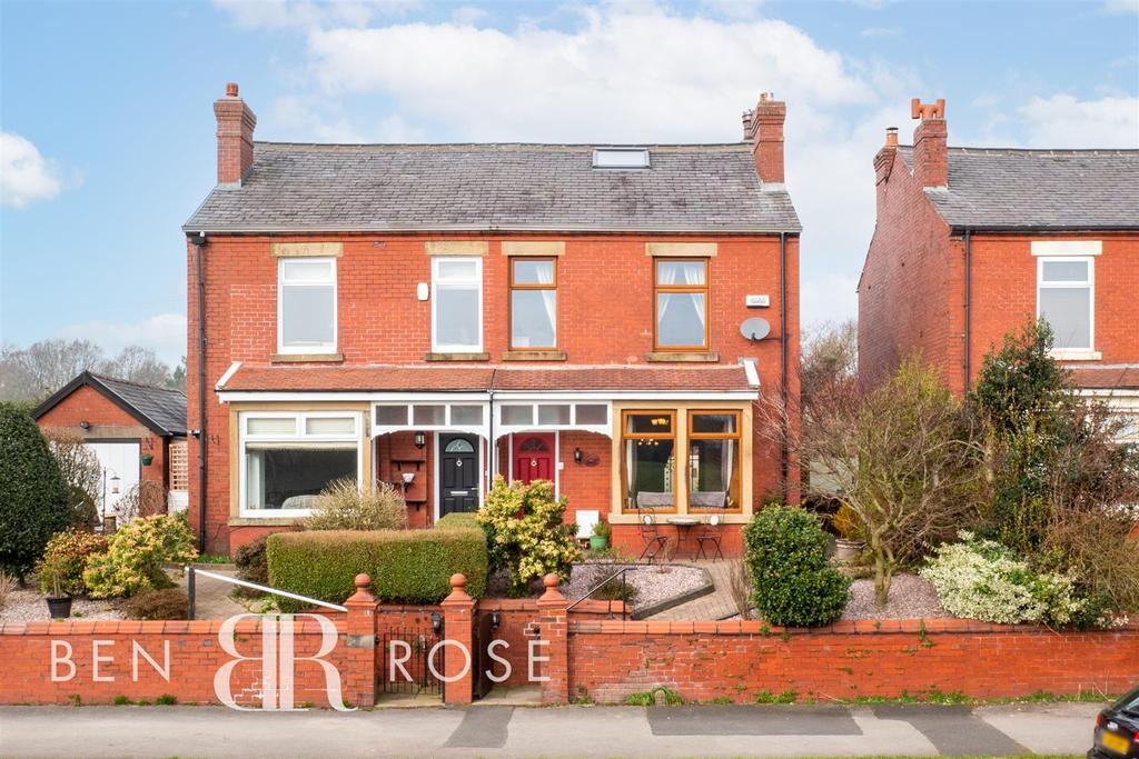 Blackburn Road, Heapey, Chorley 2 bed semidetached house for sale £