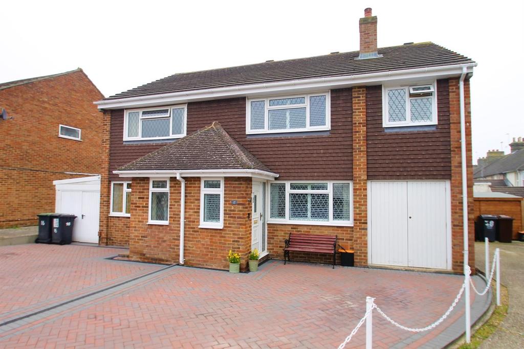 Charles Close, Snodland 3 bed house £350,000