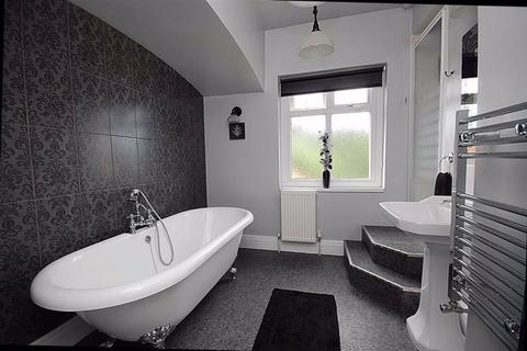 10 Cedar Mount, Huddersfield, HD1 5QJ