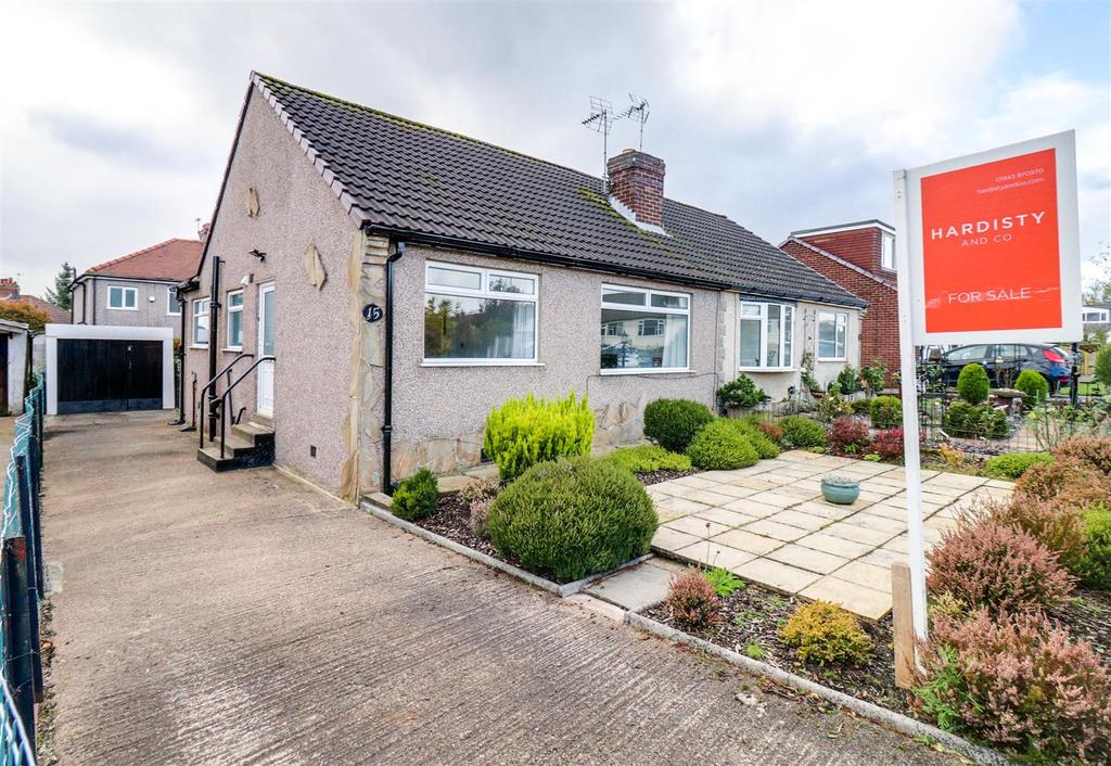 Westfield Mount, Yeadon 2 bed bungalow £850 pcm (£196 pw)