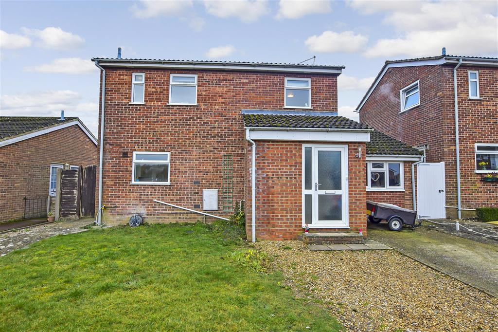 Redwing Road, Clanfield, Hampshire 4 bed detached house £375,000