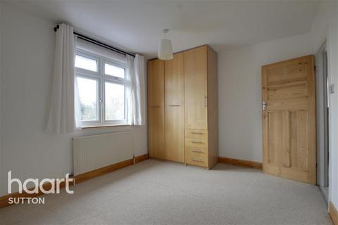 4 bedroom semi-detached house to rent - Cheam Common Road, KT4