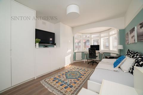 29 Ainsdale Road, London, W5 1JY