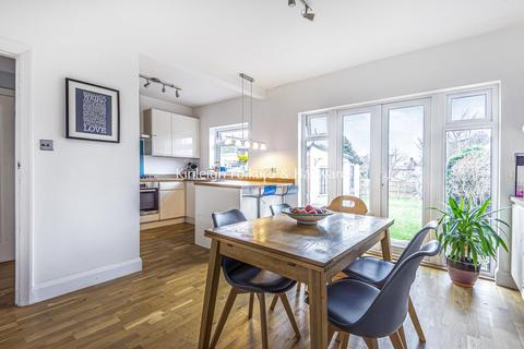 18 Bramley Way, West Wickham, BR4 9NT