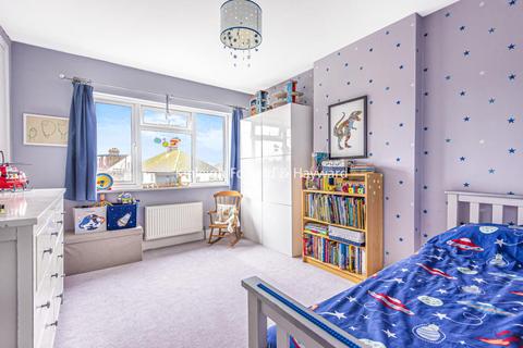 18 Bramley Way, West Wickham, BR4 9NT