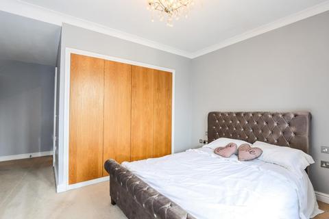 Flat 14, Gallery House Copers Cope Road, Beckenham, BR3 1DQ