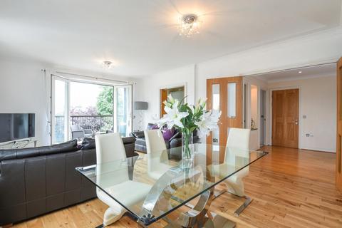 Flat 14, Gallery House Copers Cope Road, Beckenham, BR3 1DQ