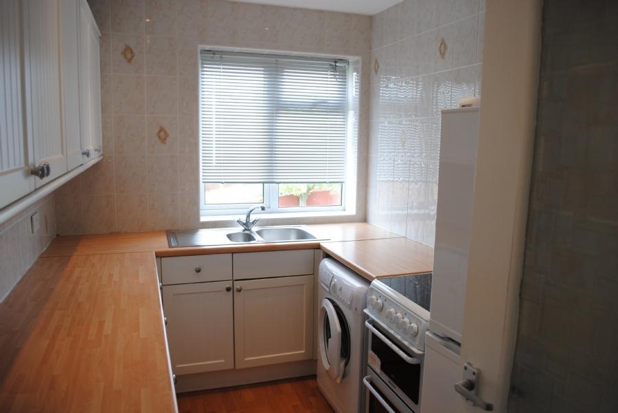 St Marys Lane, Upminster 2 bed flat £1,000 pcm (£231 pw)