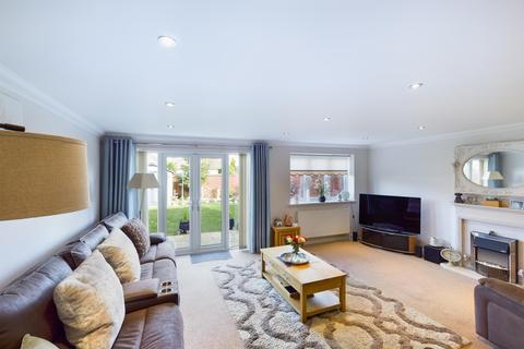65 Junction Road, Ashford, TW15 1NJ