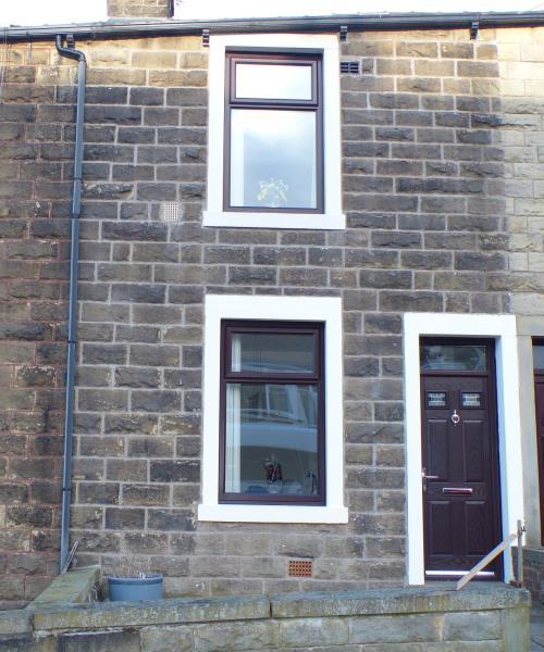 YORK STREET, BARNOLDSWICK, BB18 5BE 2 bed terraced house £650 pcm (£