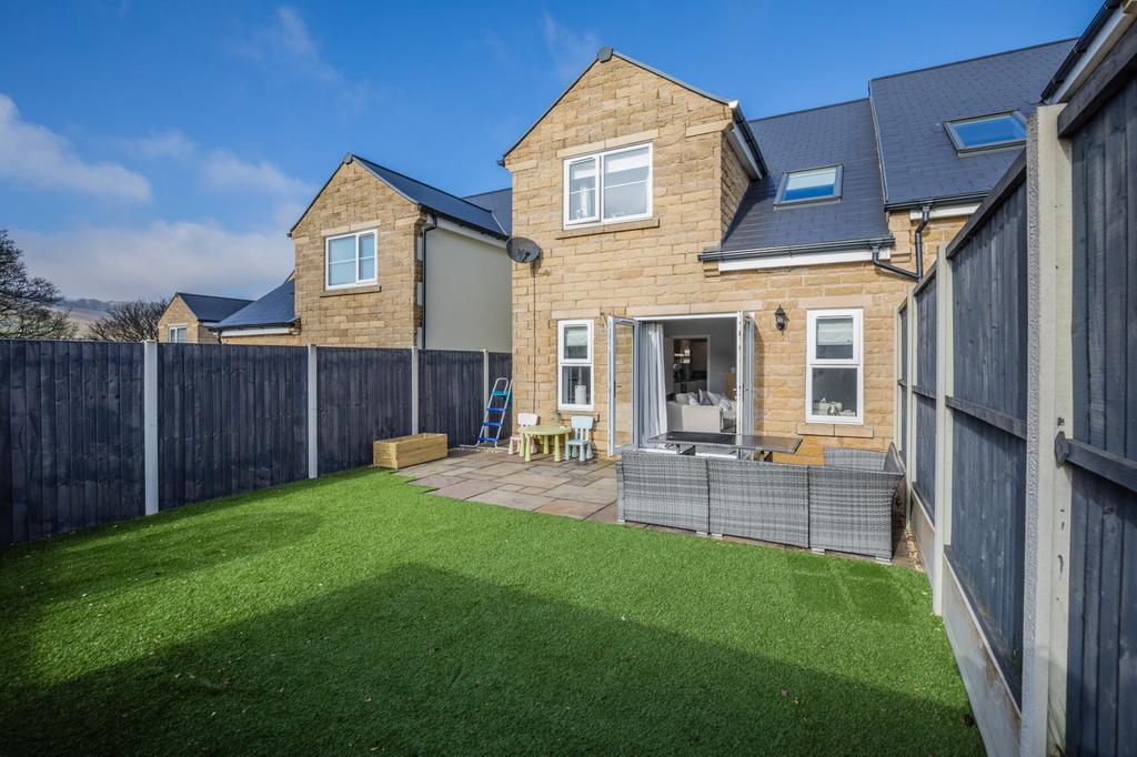 Carr View, Carr Road, Buxton, Derbyshire, SK17 4 bed semidetached