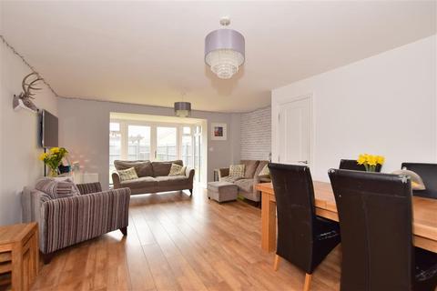 70 Clenshaw Path, Basildon, SS14 2FP