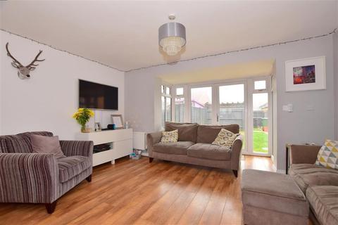 70 Clenshaw Path, Basildon, SS14 2FP