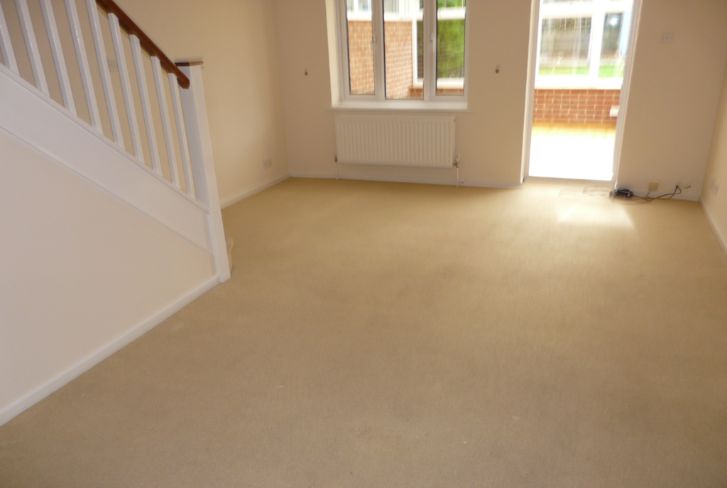 Shalbourne Close, Hungerford RG17 3 bed semidetached house £340,000