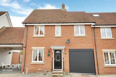 41 Britten Crescent, Witham, CM8 1QE