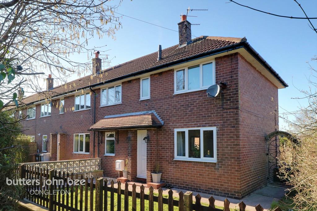 Woolston Avenue, Congleton 3 bed end of terrace house £150,000