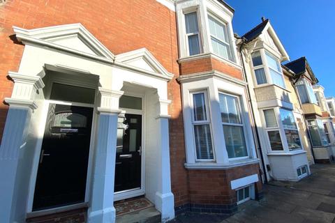 63 Cedar Road, Northampton, NN1 4RW