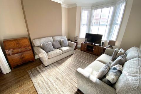 63 Cedar Road, Northampton, NN1 4RW