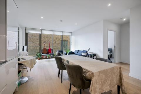 1 bedroom apartment for sale, Commodore House, Royal Wharf, E16