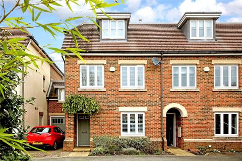 4 bedroom semi-detached house for sale, North Close, Beaconsfield, HP9