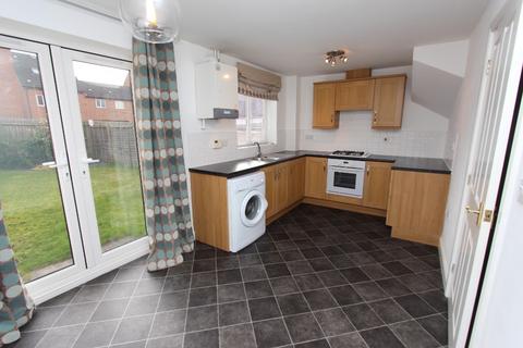 3 bedroom townhouse to rent, Shaw Road, Chilwell, NG9