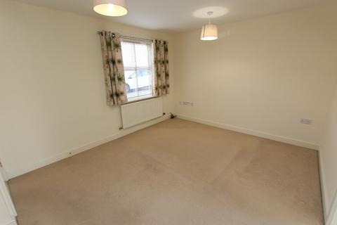 3 bedroom townhouse to rent, Shaw Road, Chilwell, NG9