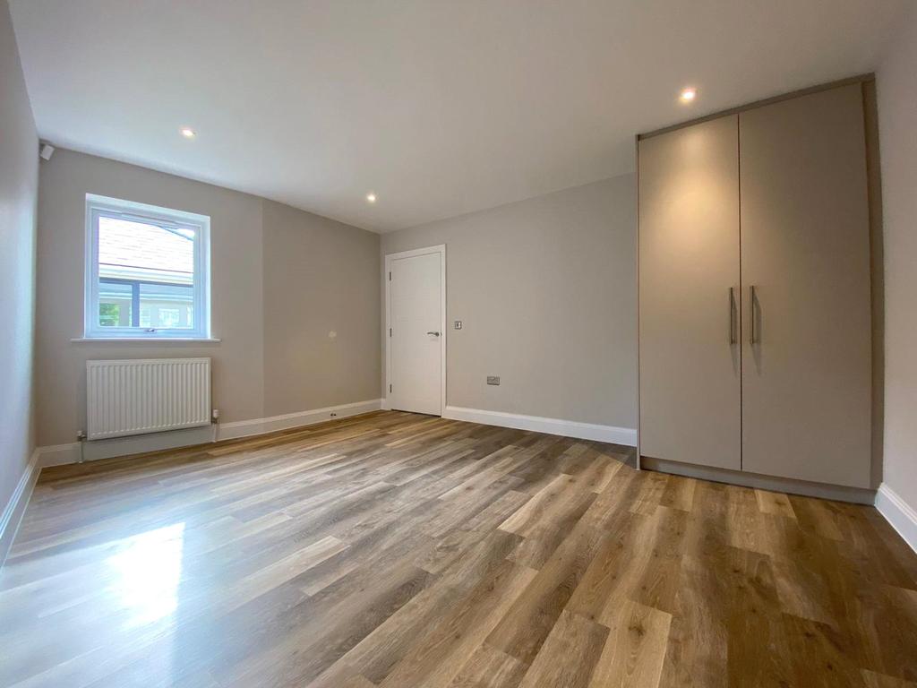 Warfield Road, Bracknell, Warfield... 1 bed bungalow £1,200 pcm (£277 pw)