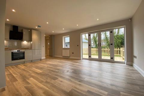1 bedroom bungalow to rent, Coppid Hall, Warfield Road, Bracknell, Berkshire, RG42