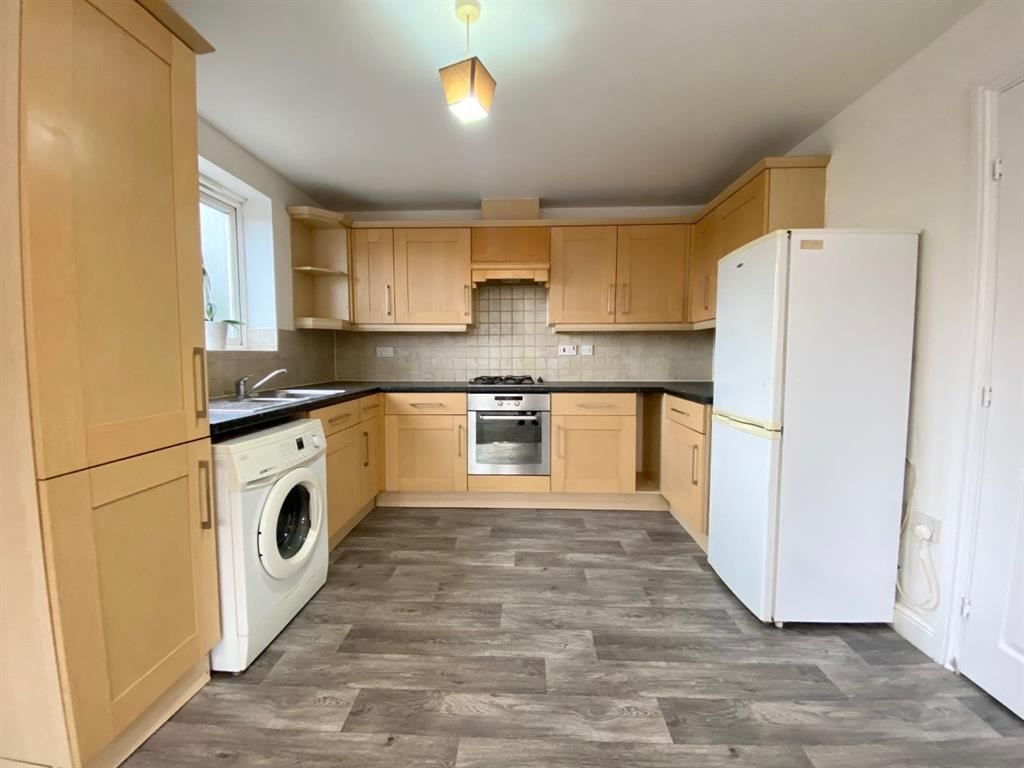 Haverhill Grove, Wombwell, Barnsley, S73 0DY 2 bed flat £460 pcm (£