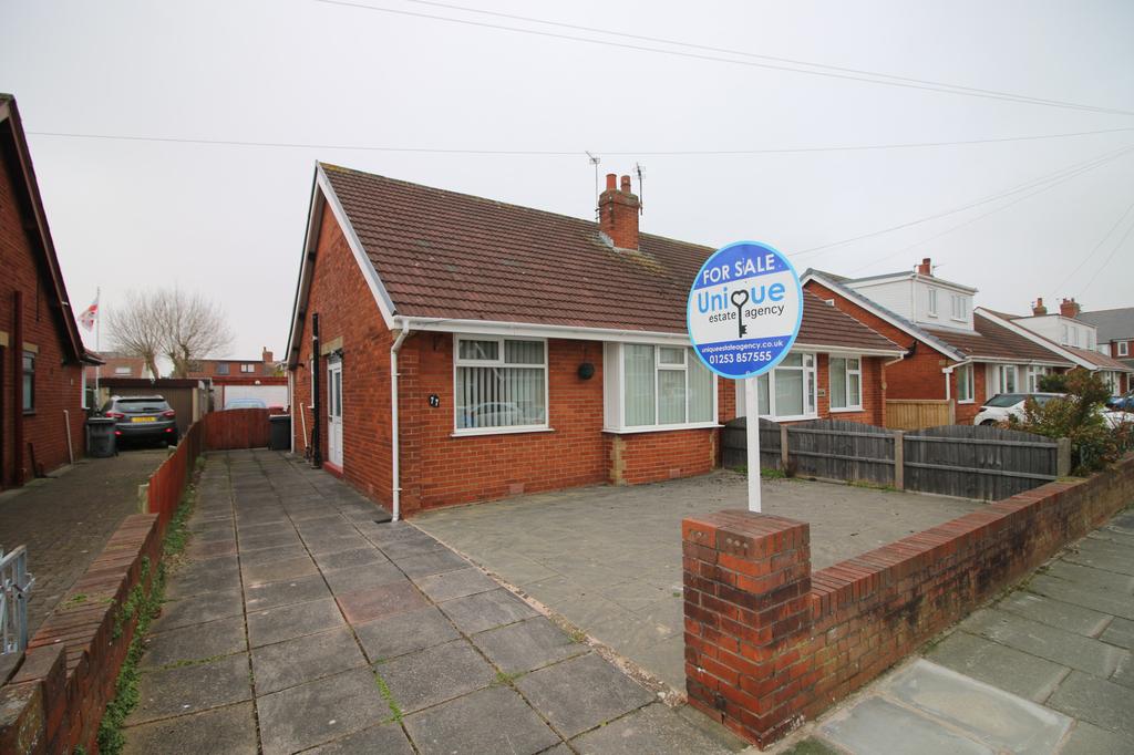 Waring Drive, ThorntonCleveleys, Lancashire, FY5 2 bed bungalow £139,950