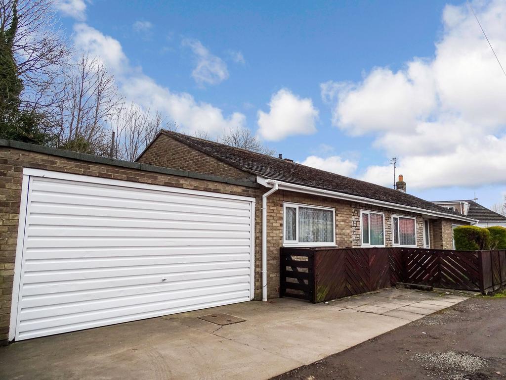 North Croft, Forest hall, Newcastle... 4 bed bungalow £250,000