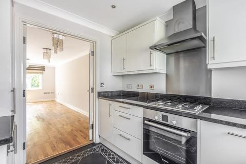 15 Brook Avenue, Ascot, SL5 7QW