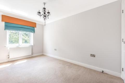 15 Brook Avenue, Ascot, SL5 7QW