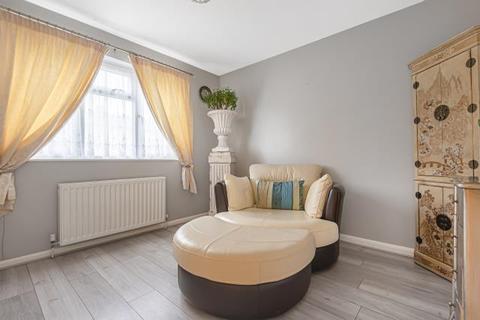 14 Clayton Crescent, Brentford, TW8 9PT