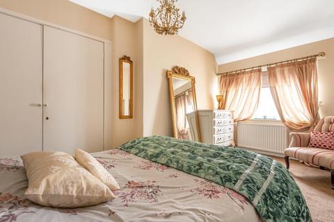 14 Clayton Crescent, Brentford, TW8 9PT
