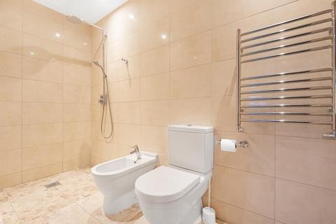14 Clayton Crescent, Brentford, TW8 9PT