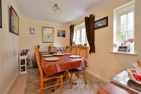 32 Greenhill, Staplehurst, Tonbridge, TN12 0SU